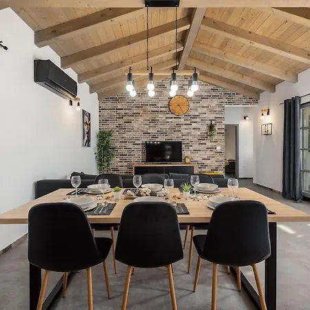 Villa Acorn By Istrialux