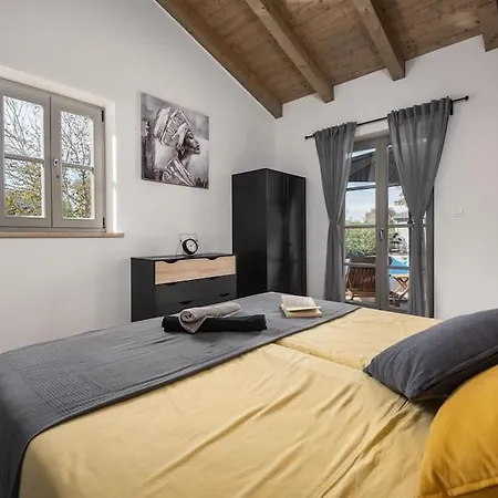 Acorn By Istrialux *